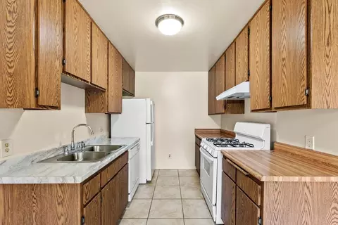 9228 Wakefield Ave, Panorama City, CA 91402