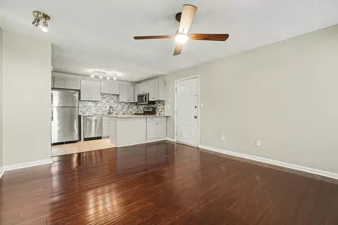 918 Dunbar Dr, Dunwoody, GA 30338