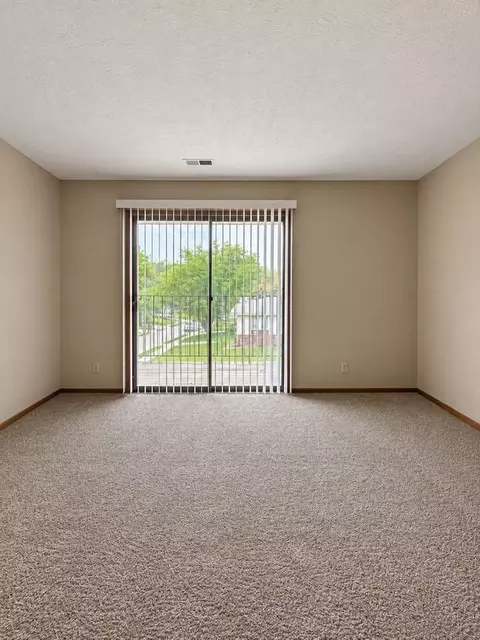 4740 Virginia St, Omaha, NE 68157
