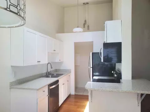 11803 93rd Ave NE, Kirkland, WA 98034