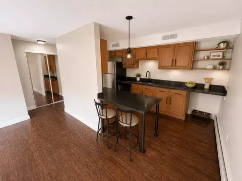 2510 7th Ave E, Maplewood, MN 55109
