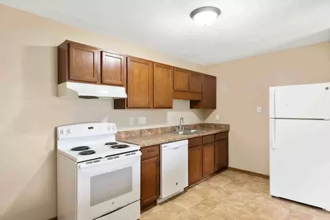 3913 Hubbell Ave, Des Moines, IA 50317