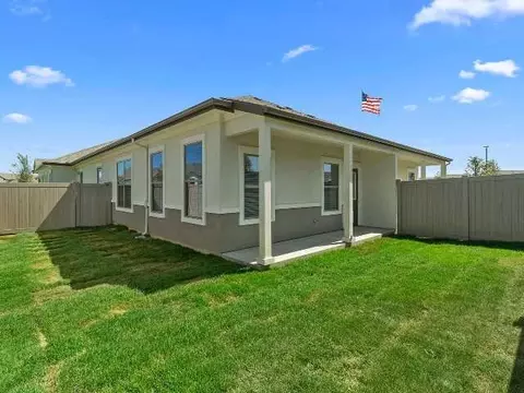 8201 Luxe Blvd, Mckinney, TX 75071 photo 13