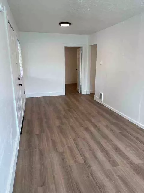 1119 W Central Ave, Sutherlin, OR 97479