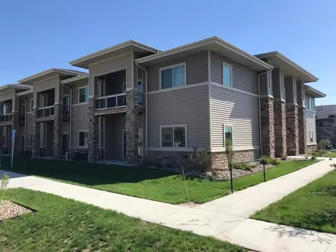 2710 Bobcat Dr, Ames, IA 50014