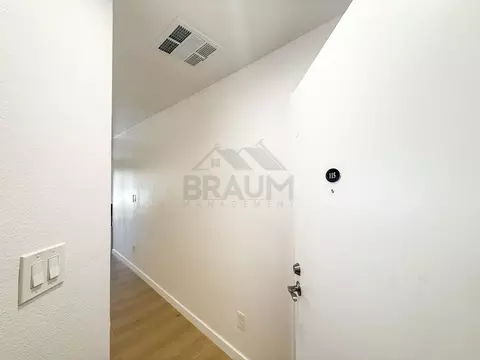 7323 Winnetka Ave, Los Angeles, CA 91306