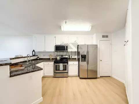 7323 Winnetka Ave, Los Angeles, CA 91306