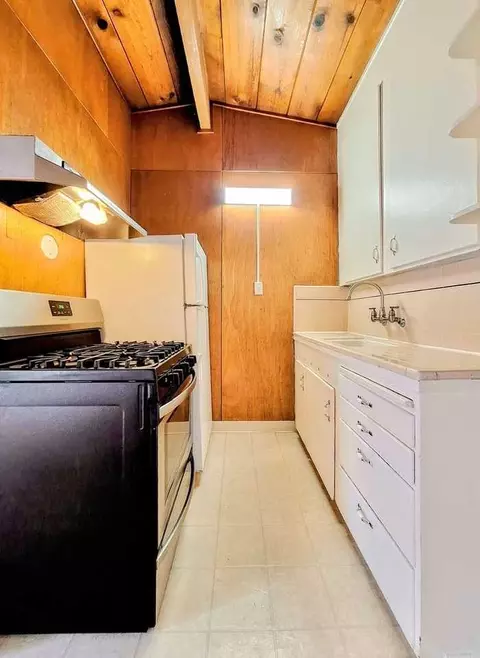 2501 Emerson St, Palo Alto, CA 94301