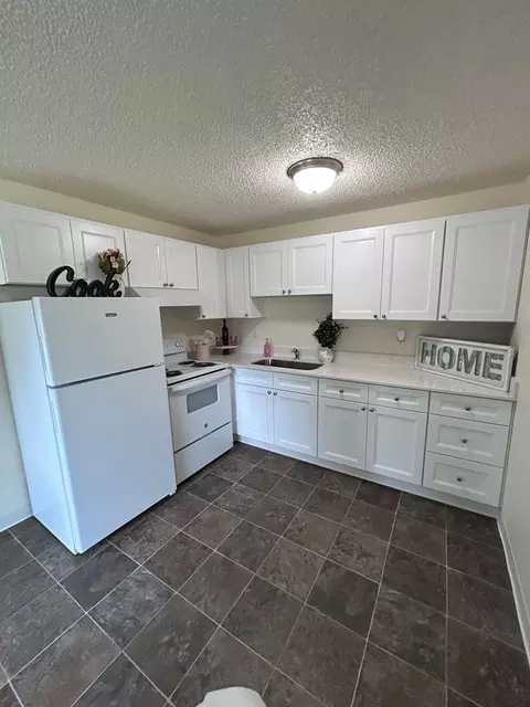 13775 SW Larch Pl, Beaverton, OR 97005