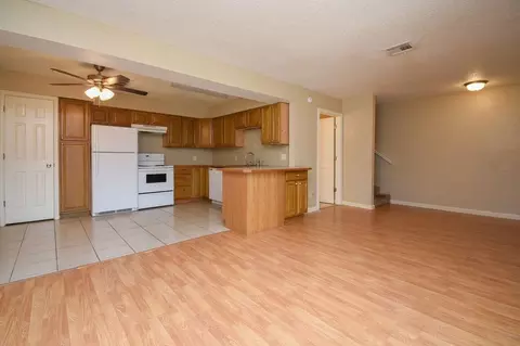 611 Sherwood Dr, Victoria, TX 77901