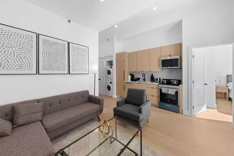 19 Saint Marks Pl, New York, NY 10003