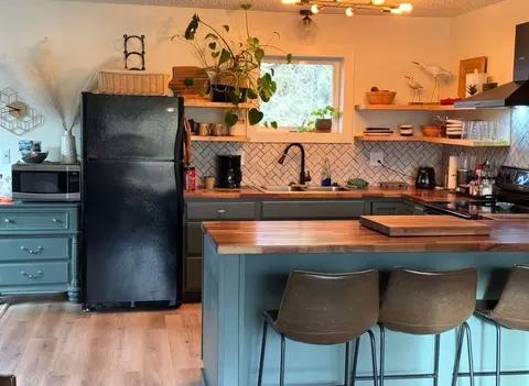1004 Joyce Dr, Fairbanks, AK 99701