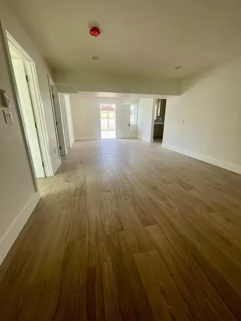 9949 Pinewood Ave, Los Angeles, CA 91042