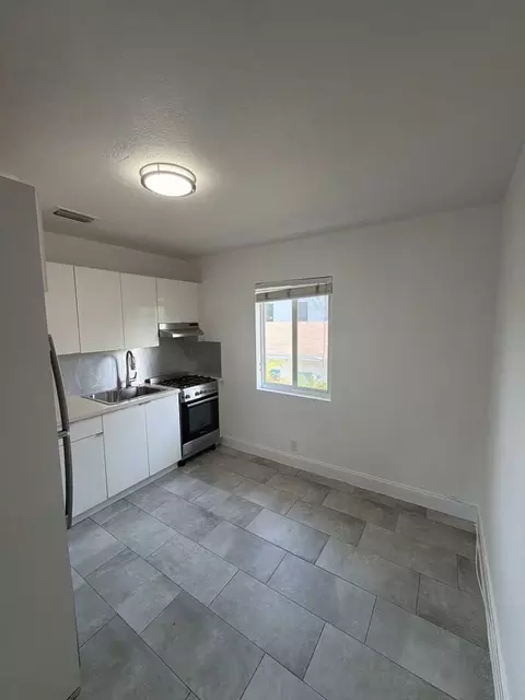 500 NW 35th St, Miami, FL 33127