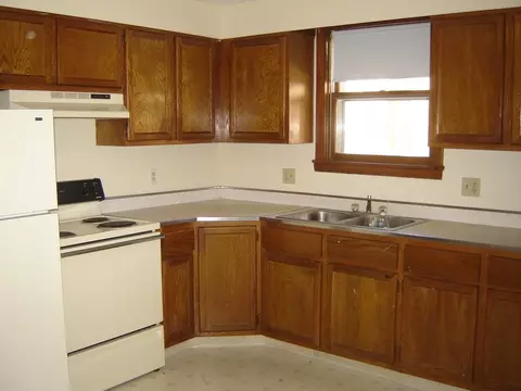 147 Allen St, Springfield, MA 01108 photo 2