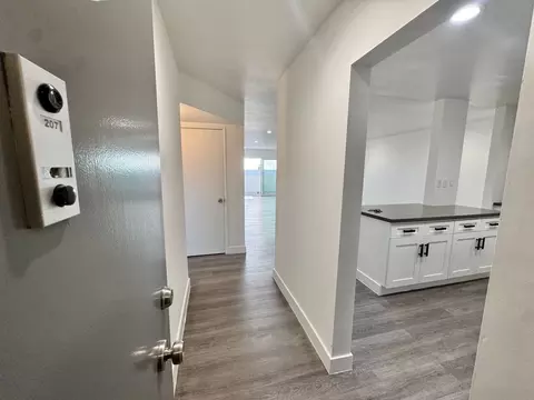 117 N Hamilton Dr, Beverly Hills, CA 90211 photo 2