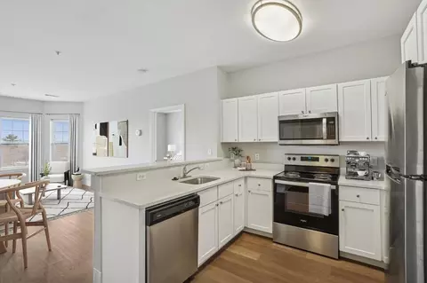 1 Windsor Woods Ln, Canton, MA 02021 photo 3