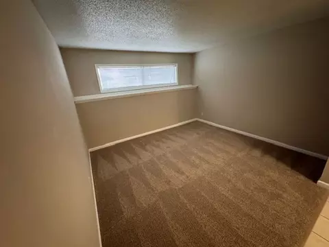 2333 Ridge Ct, Lawrence, KS 66046