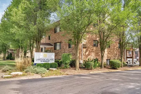 313 Hickory St, Mundelein, IL 60060