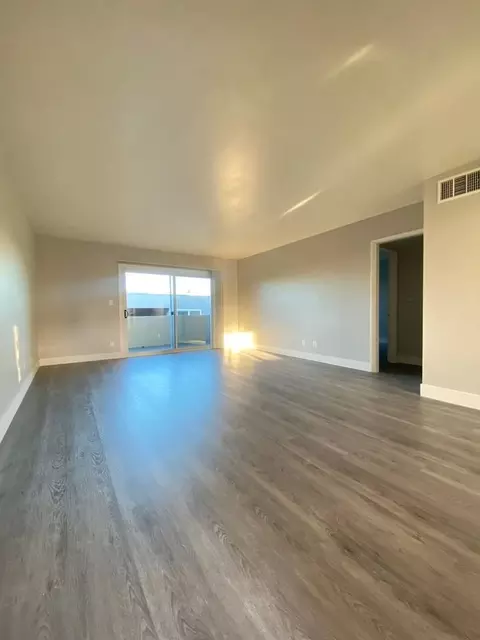 425 E Tamarack Ave, Inglewood, CA 90301