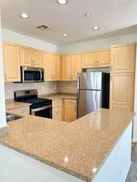 930 Pacific Strand Pl, Ventura, CA 93003