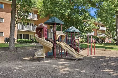 2386 Glenmont Cir, Glenmont, MD 20902 photo 38