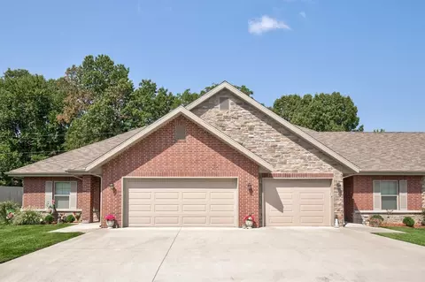 1225 S Ingram Mill Rd, Springfield, MO 65804