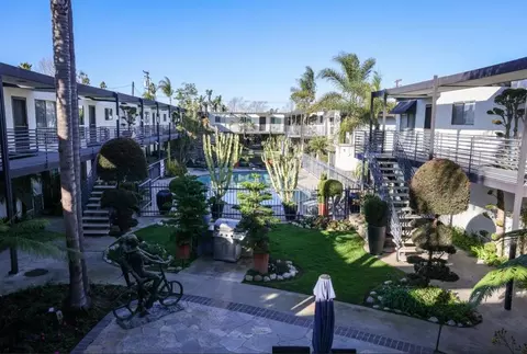 931 W 19th St, Costa Mesa, CA 92627