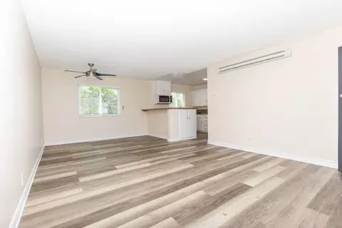 931 W 19th St, Costa Mesa, CA 92627