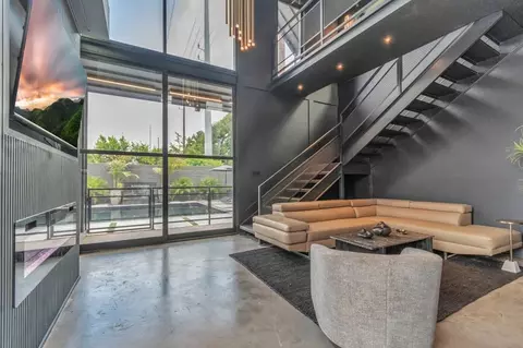 2703 Blodgett St, Houston, TX 77004