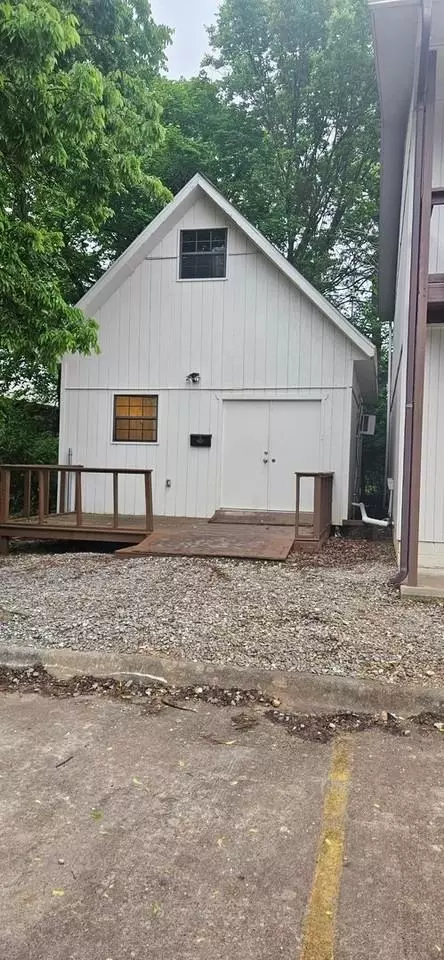 628 N Whitham Ave, Fayetteville, AR 72701