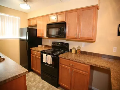 9670 Berry Plz, Omaha, NE 68127 photo 23