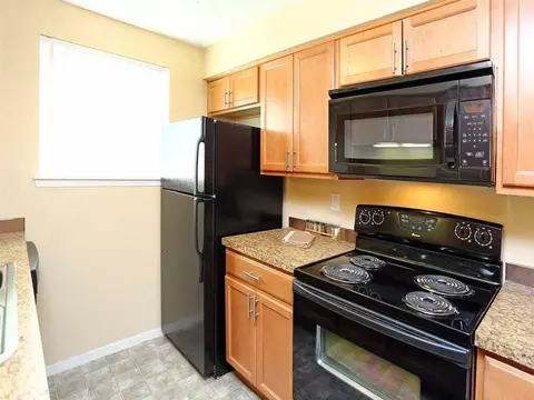 9670 Berry Plz, Omaha, NE 68127 photo 22