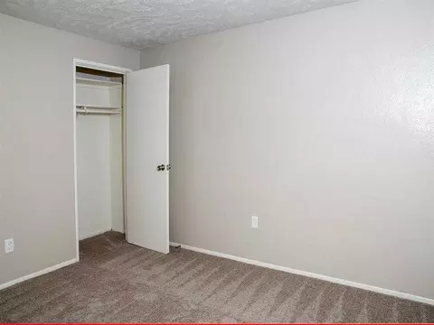 9670 Berry Plz, Omaha, NE 68127 photo 29