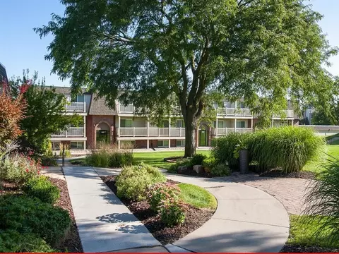 9670 Berry Plz, Omaha, NE 68127 photo 5