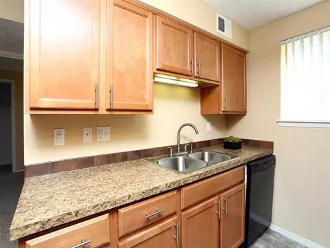 9670 Berry Plz, Omaha, NE 68127 photo 9