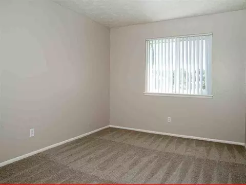 9670 Berry Plz, Omaha, NE 68127 photo 45