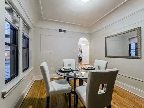 215 E Chestnut St, Chicago, IL 60611 photo 14