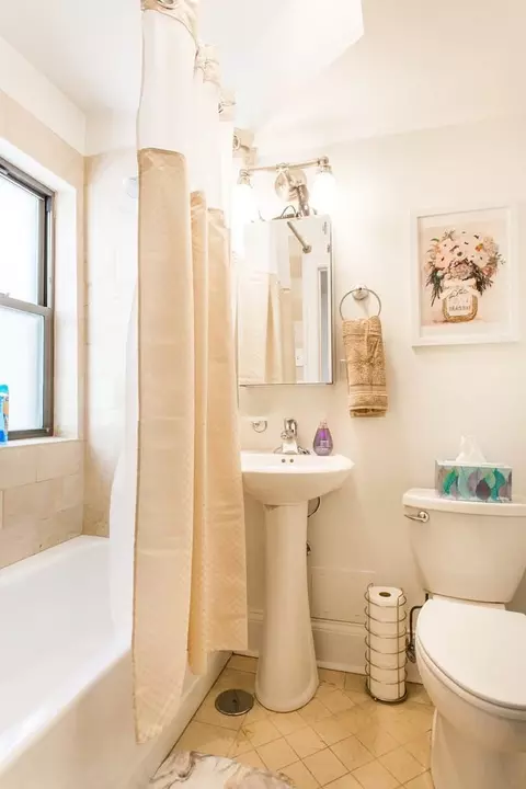 215 E Chestnut St, Chicago, IL 60611 photo 19