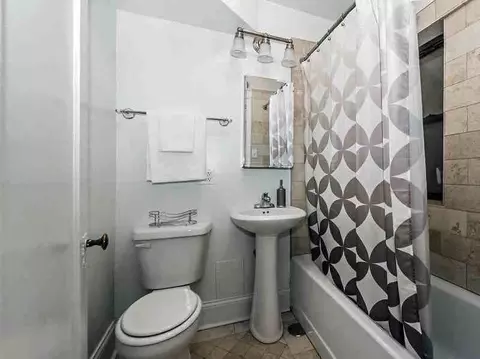 215 E Chestnut St, Chicago, IL 60611 photo 26