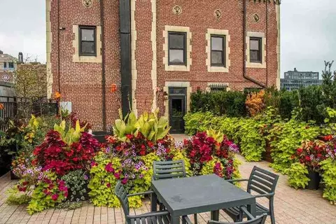 215 E Chestnut St, Chicago, IL 60611 photo 39