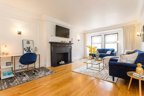 215 E Chestnut St, Chicago, IL 60611 photo 8