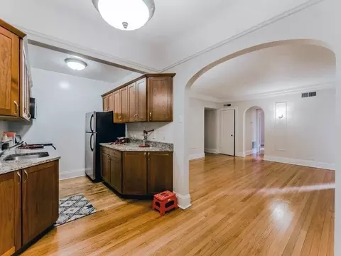 215 E Chestnut St, Chicago, IL 60611 photo 36