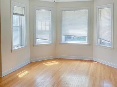 2200 W Foster Ave, Chicago, IL 60625