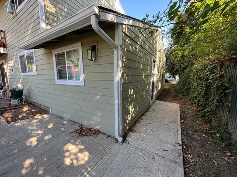 193 Rosewood Dr NW, Salem, OR 97304