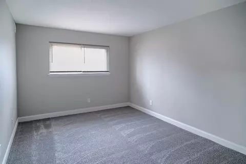 1301 Canal Dr, Chesapeake, VA 23323