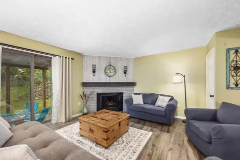 6542 Bella Vista Dr NE, Rockford, MI 49341