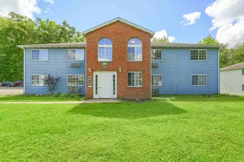 402 Kittery Ridge Dr, New Castle, PA 16101