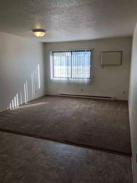 1440 Dakota Dr N, Fargo, ND 58102