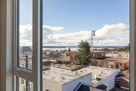 4205 SW Genesee St, Seattle, WA 98116